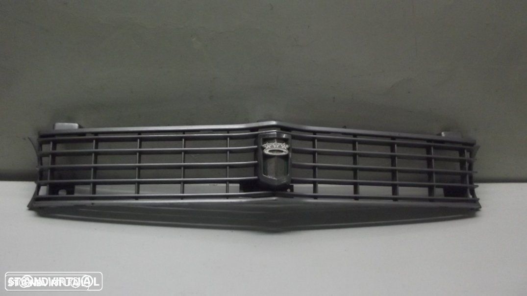 Toyota Corolla grelha frontal - 1
