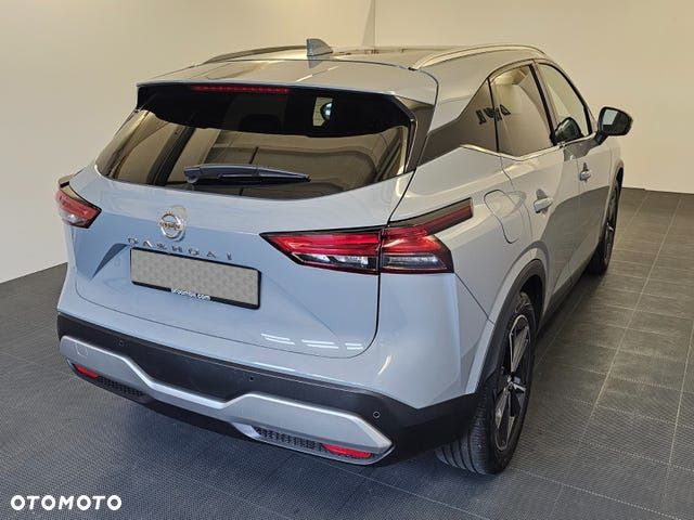 Nissan Qashqai 1.3 DIG-T MHEV 4x4 Tekna+ Xtronic - 3