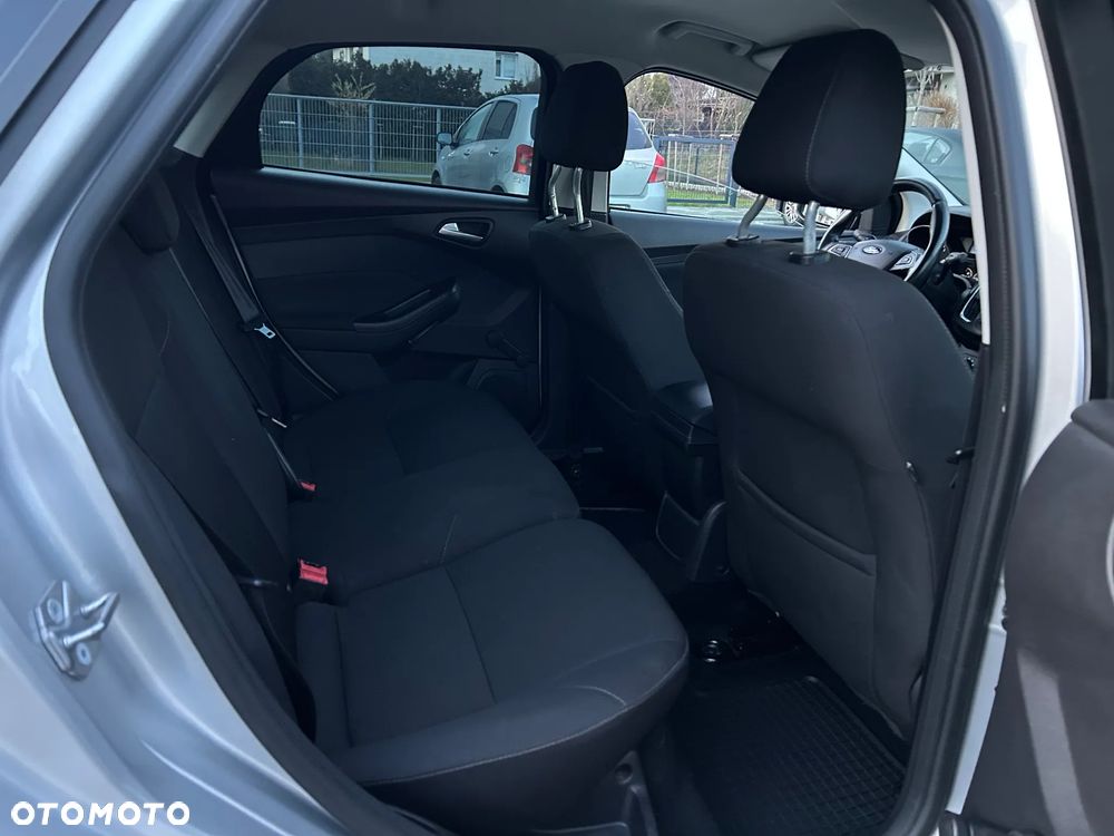Ford Focus 1.6 Trend - 23