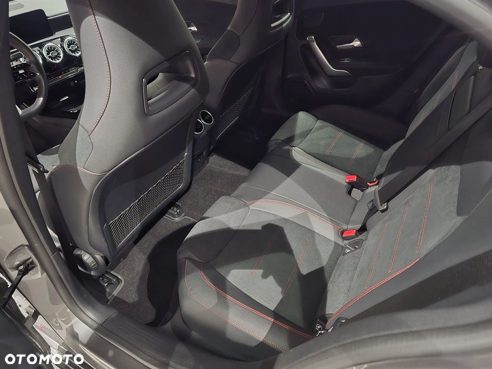 Mercedes-Benz Klasa A 200 AMG Line 7G-DCT - 9