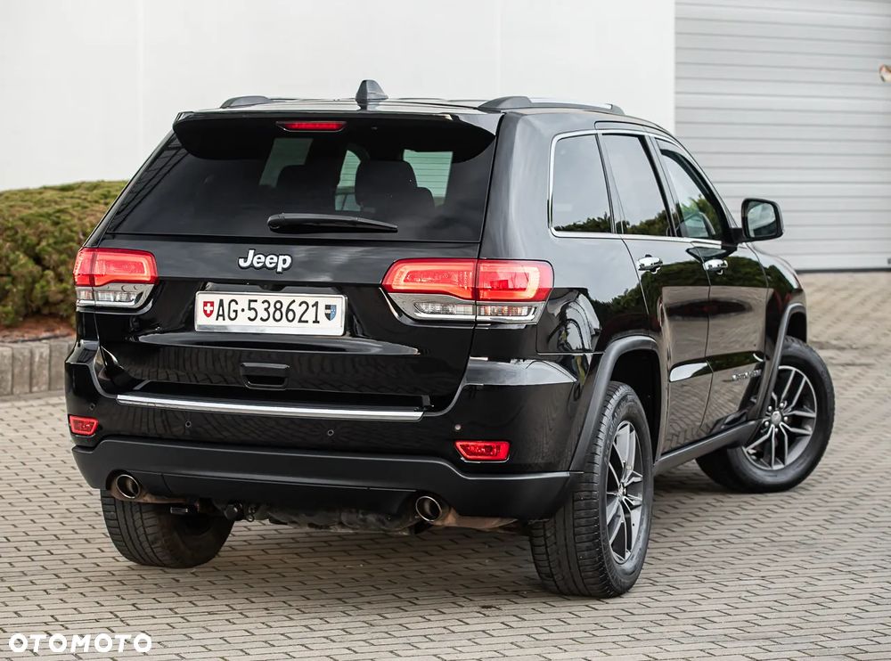 Jeep Grand Cherokee - 12