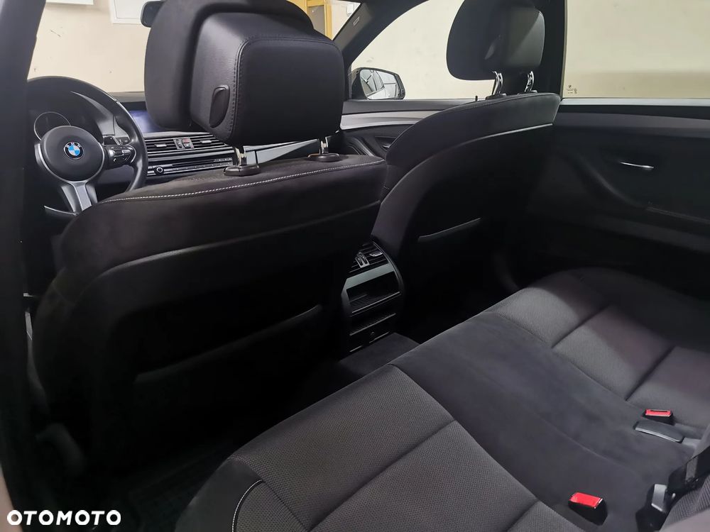 BMW Seria 5 525d xDrive - 27