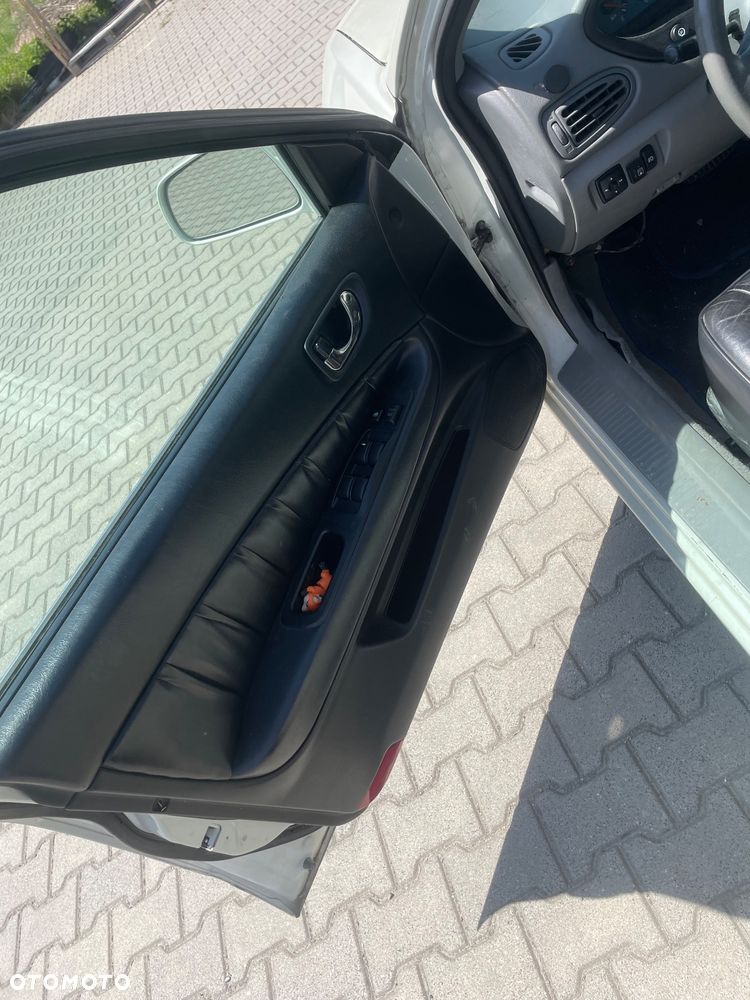 Mitsubishi Galant - 17