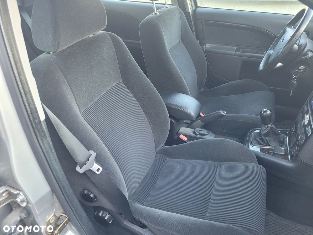 Ford Mondeo 1.8 Ghia - 12