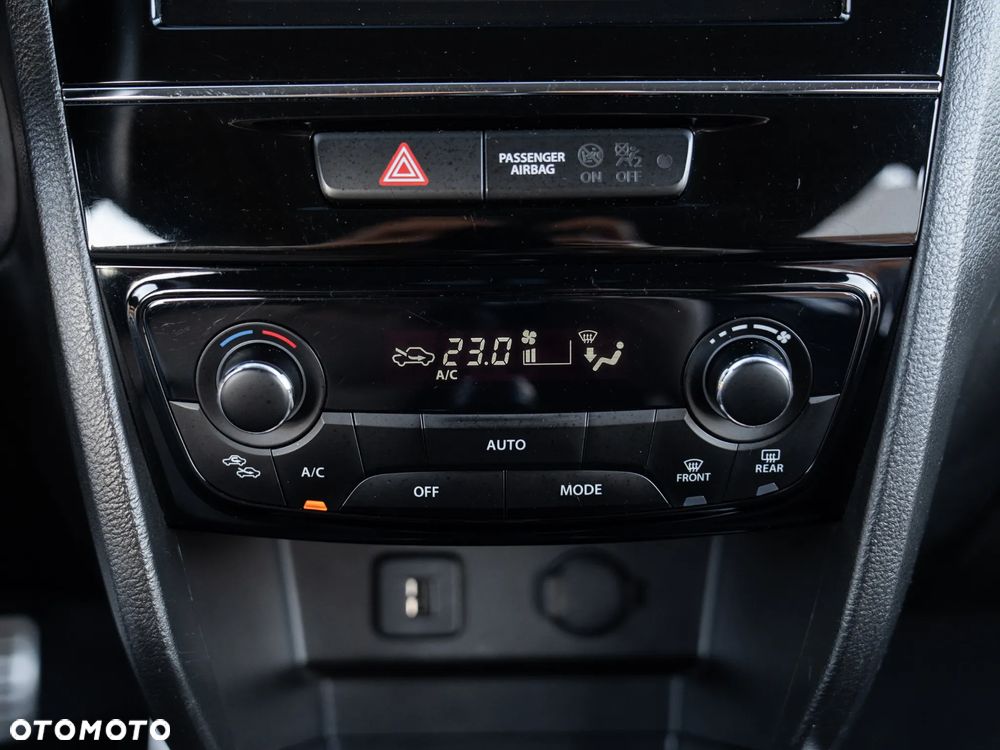 Suzuki Vitara 1.4 Boosterjet Premium 4WD - 38