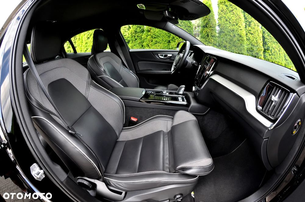 Volvo S60 T8 Recharge AWD Geartronic RDesign - 24