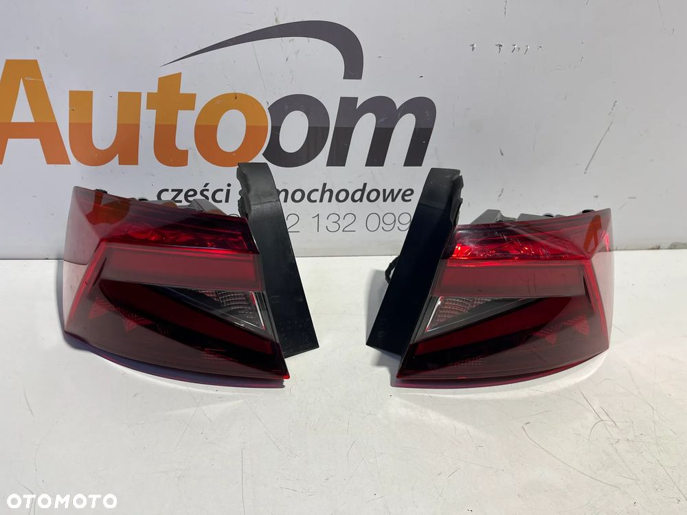 SKODA FABIA IV 2024 LAMPA PRAWA/LEWA TYLNA TYŁ 6VE945208,6VE945207  ORYGINAŁ - 1