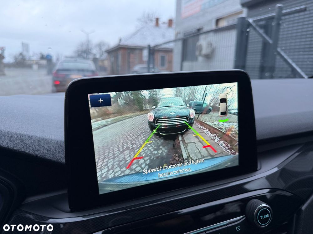 Ford Kuga 2.5 Duratec FHEV TITANIUM X - 16