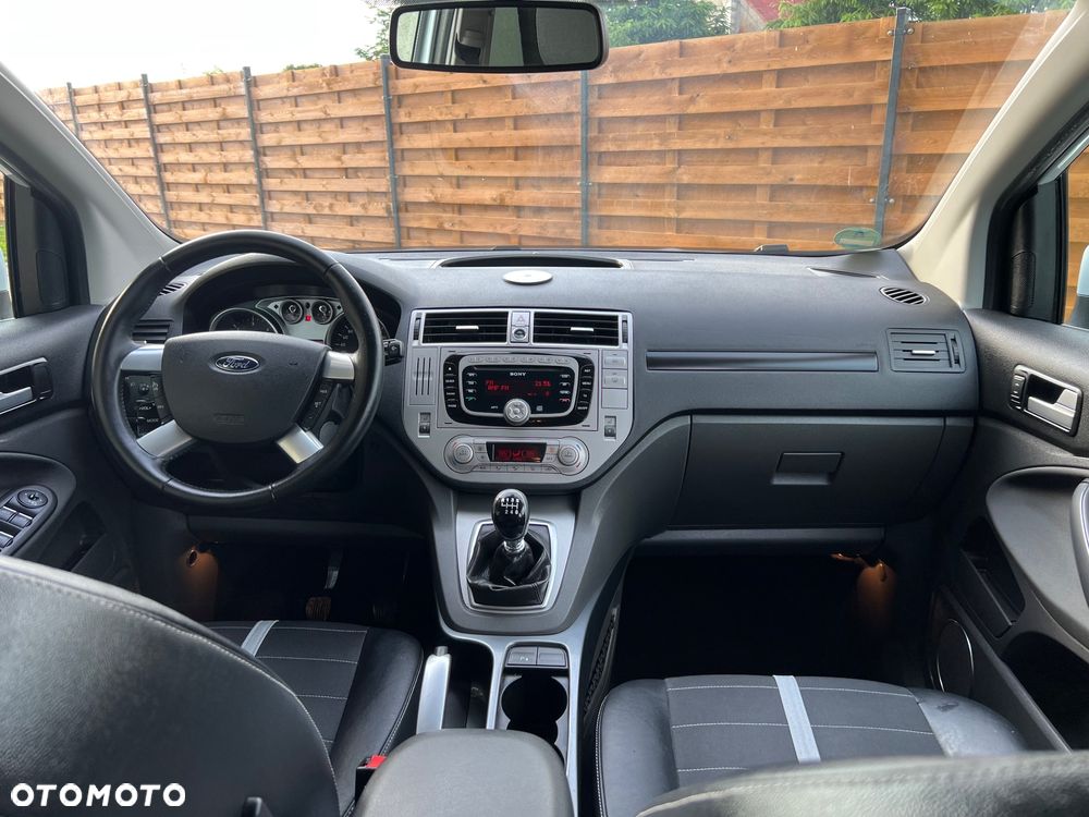 Ford Kuga - 16