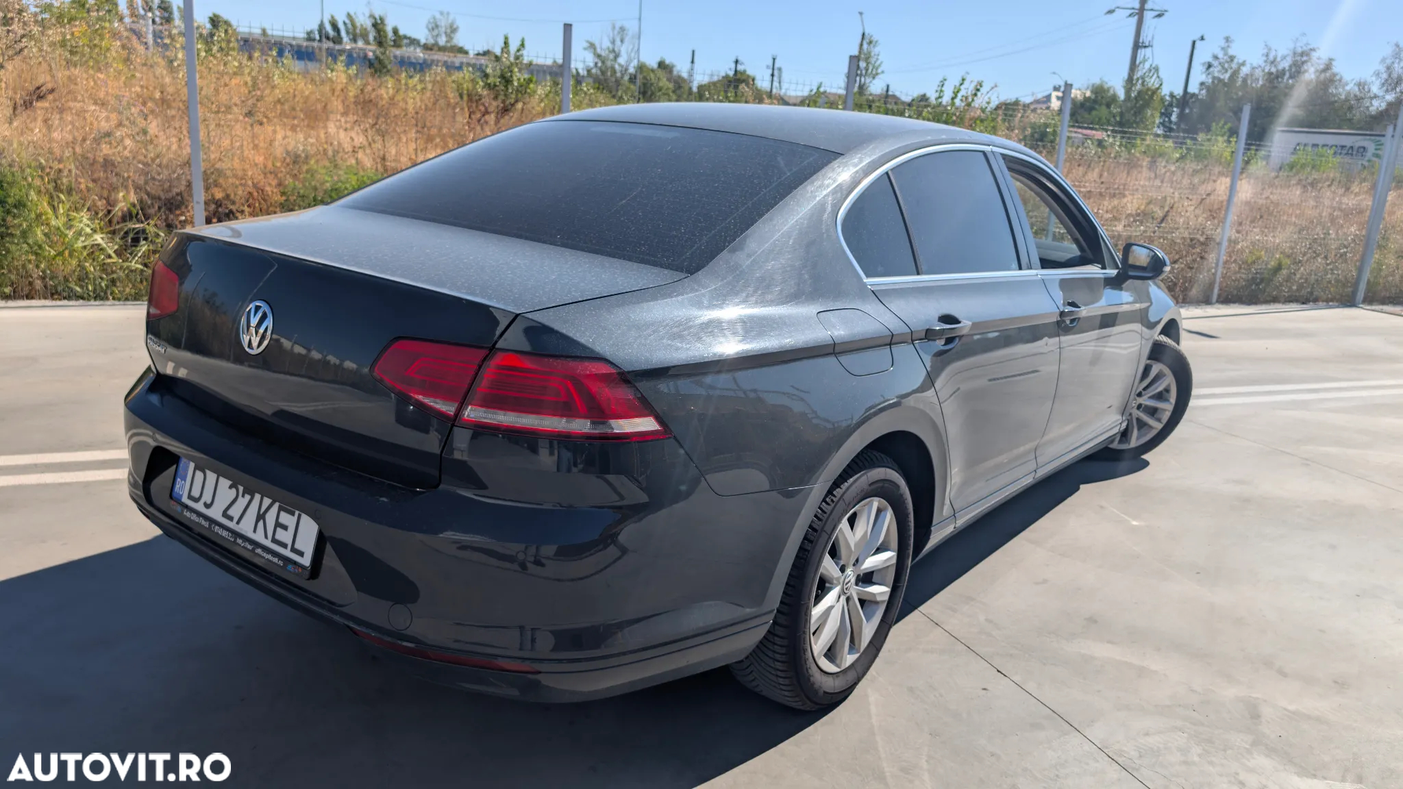 Volkswagen Passat Variant 2.0 TDI DSG Comfortline - 8