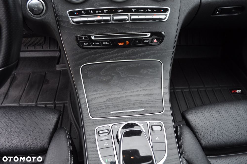 Mercedes-Benz Klasa C 200 9G-TRONIC Exclusive - 23