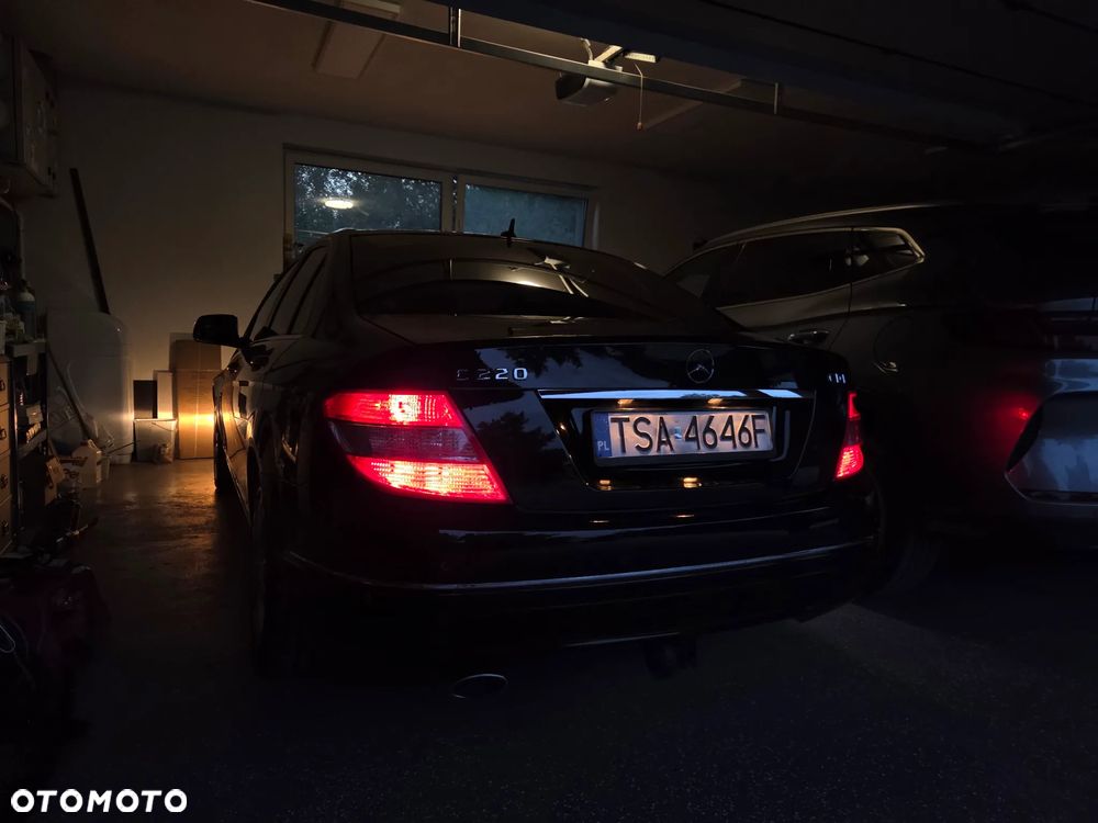Mercedes-Benz Klasa C 220 CDI Elegance - 33