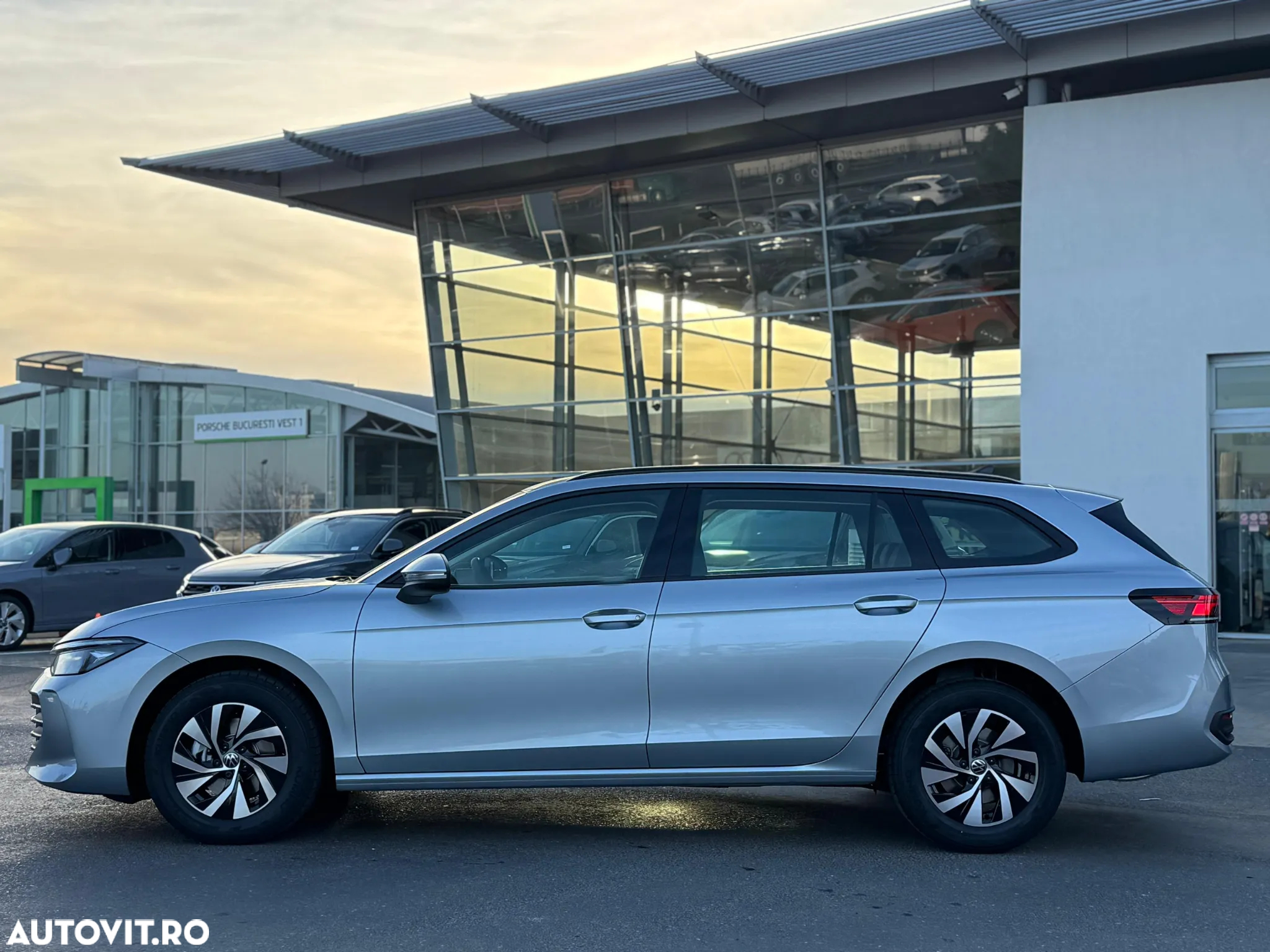 Volkswagen Passat Variant 1.5 eTSI DSG MHEV Base - 3