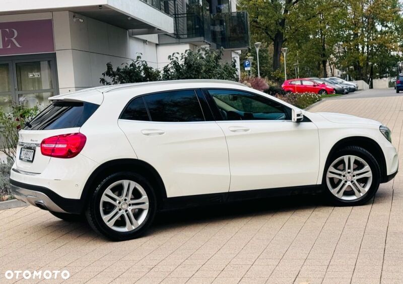 Mercedes-Benz GLA 250 4-Matic - 6