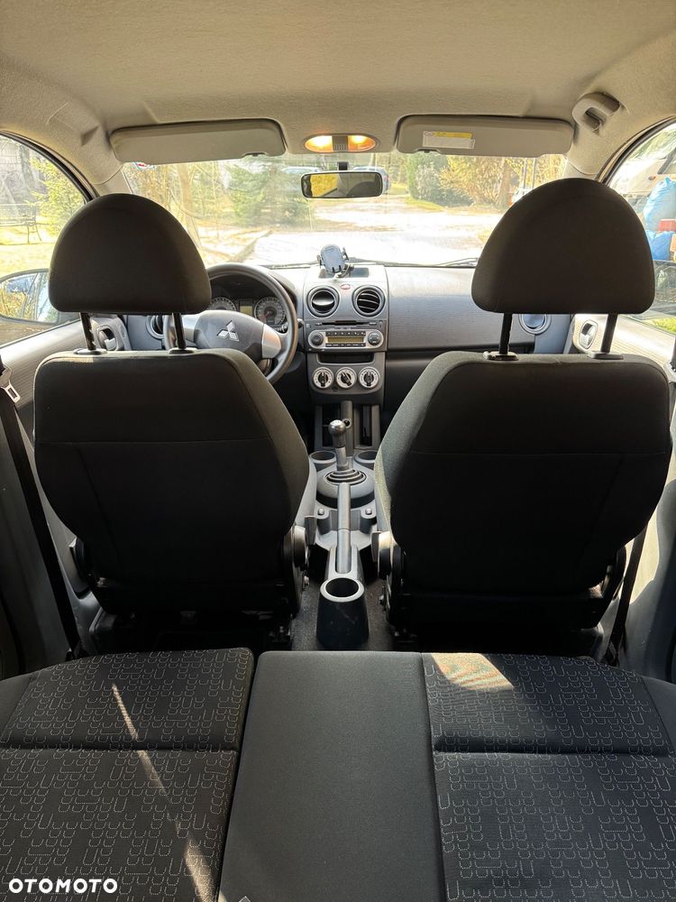 Mitsubishi Colt - 10
