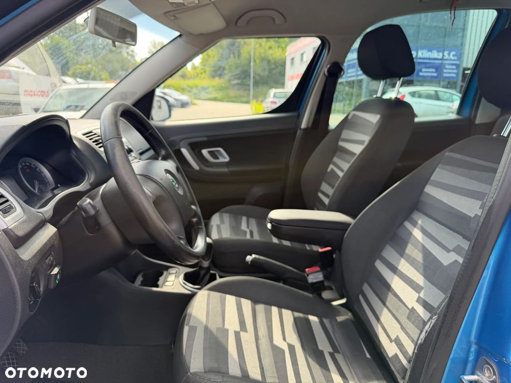 Skoda Roomster 1.6 16V Comfort - 6