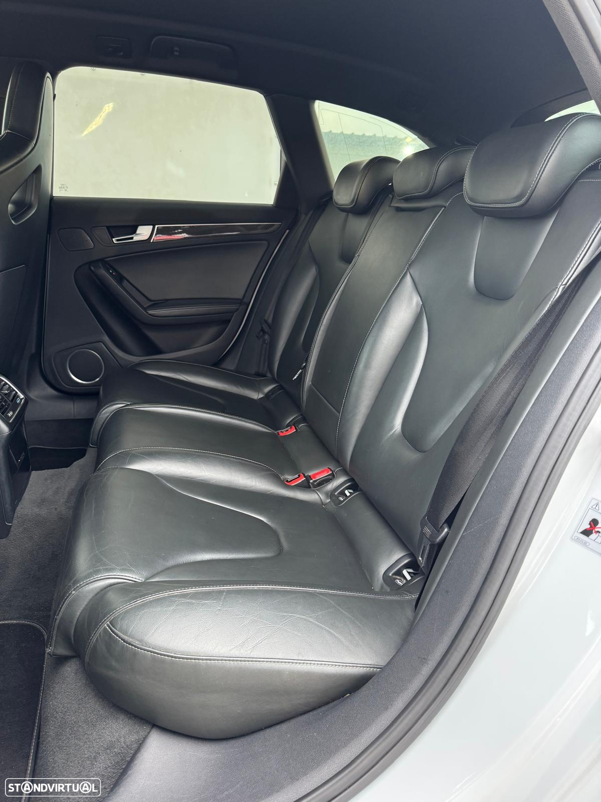 Audi RS4 Avant 4.2 FSi quattro S tronic - 17