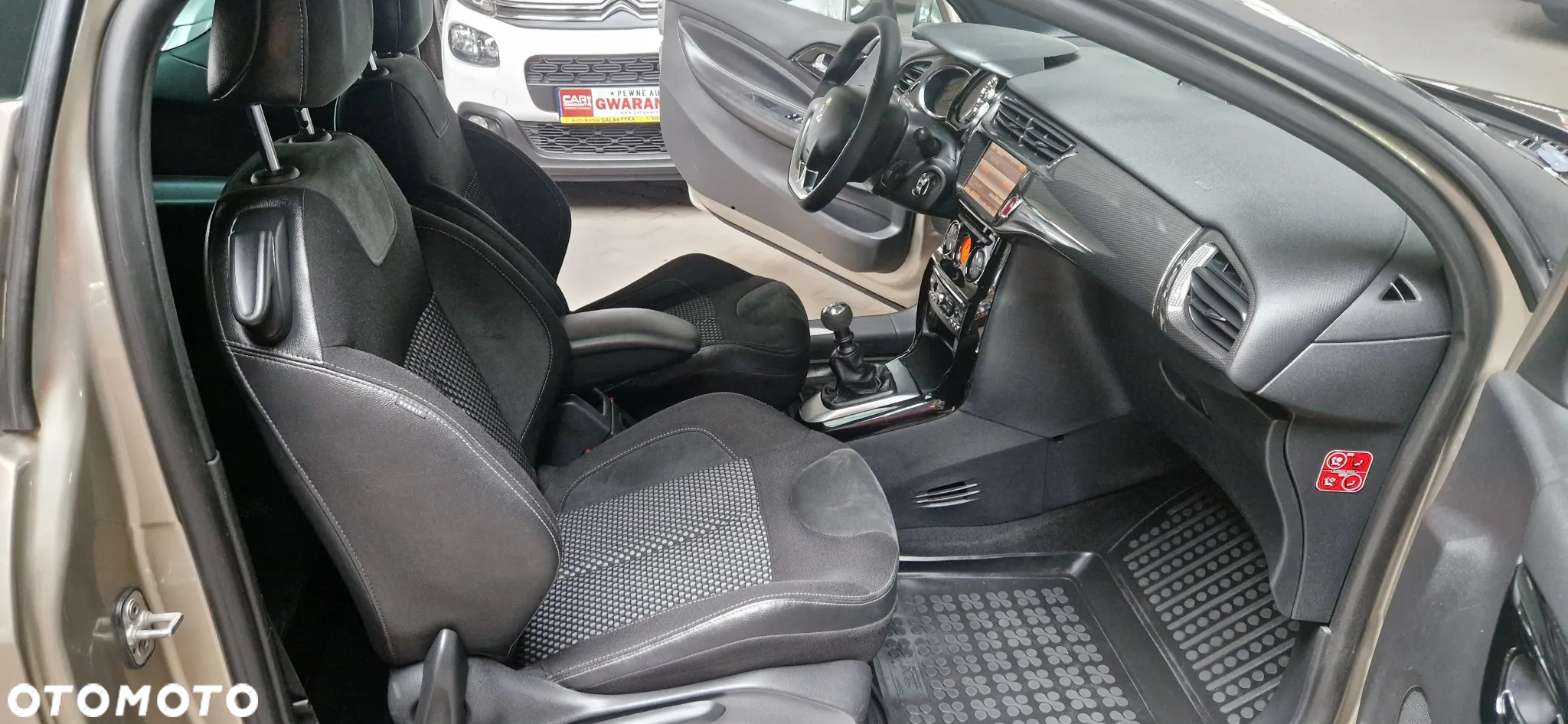 Citroën DS3 e-HDi 110 FAP Ultra-Prestige - 18