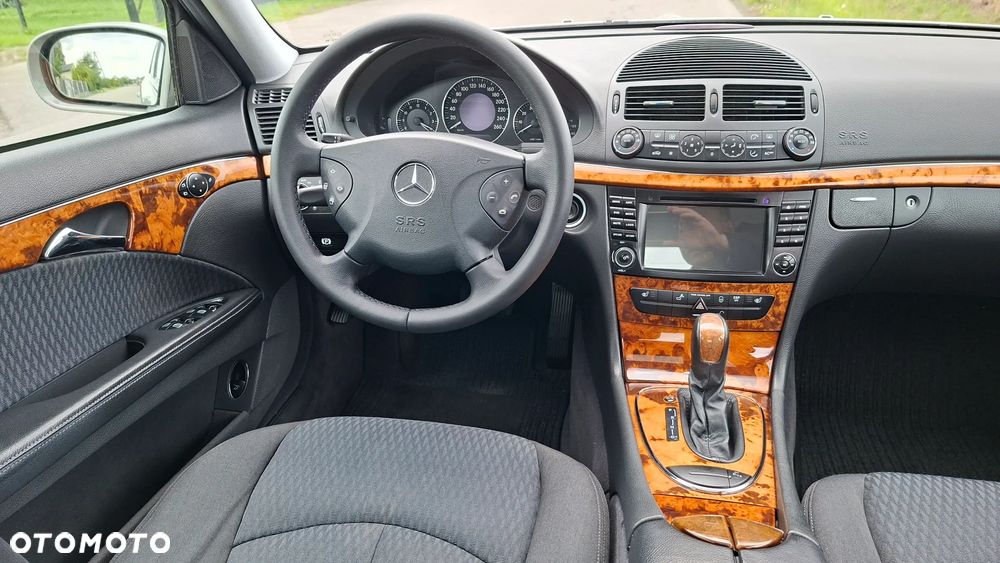 Mercedes-Benz Klasa E - 27