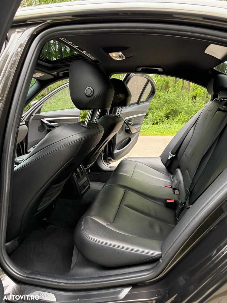 BMW Seria 3 320d Efficient Dynamic Edition Aut. Sport Line - 13