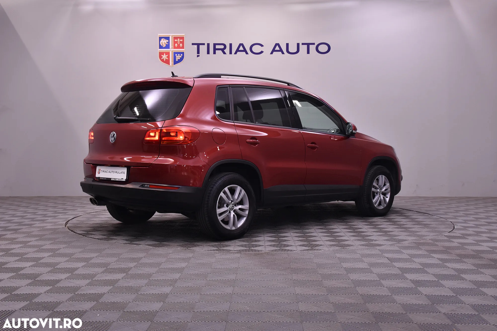 Volkswagen Tiguan - 5