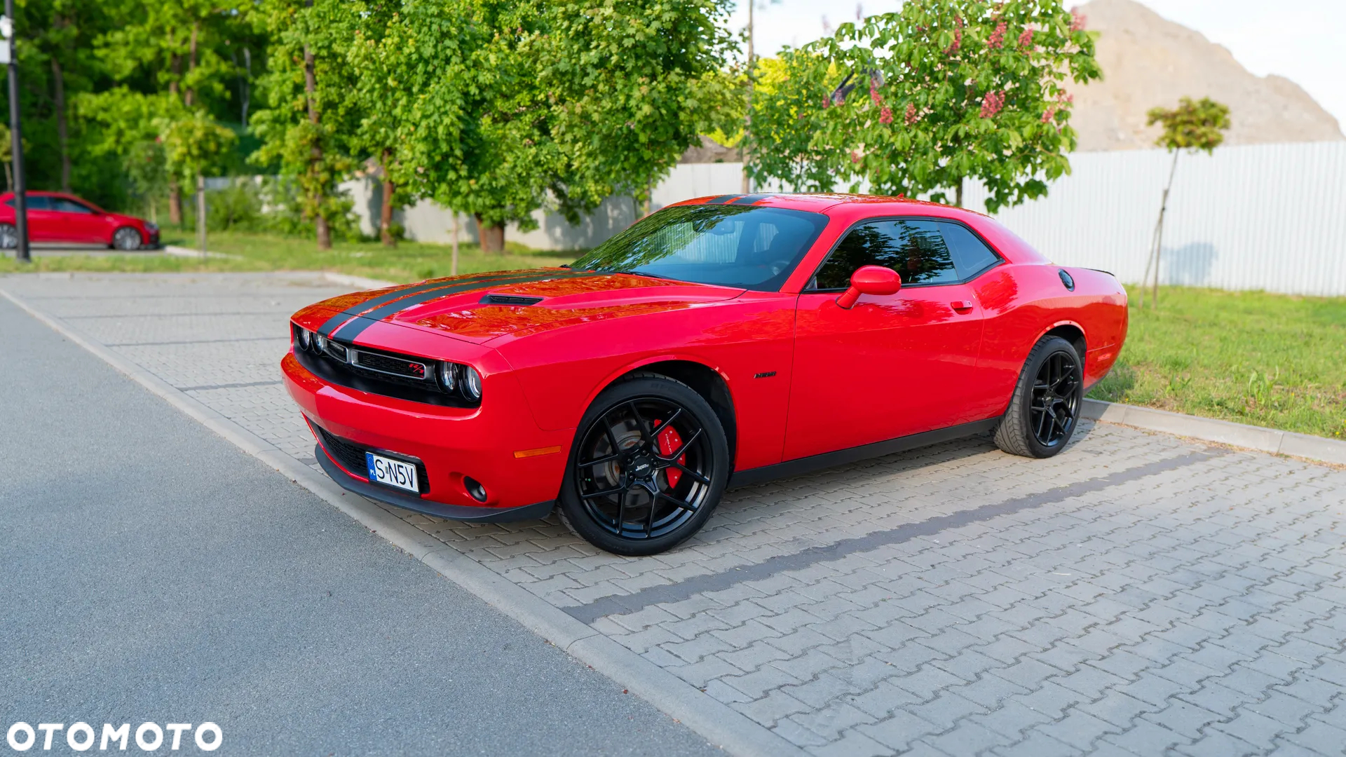 Dodge Challenger - 2