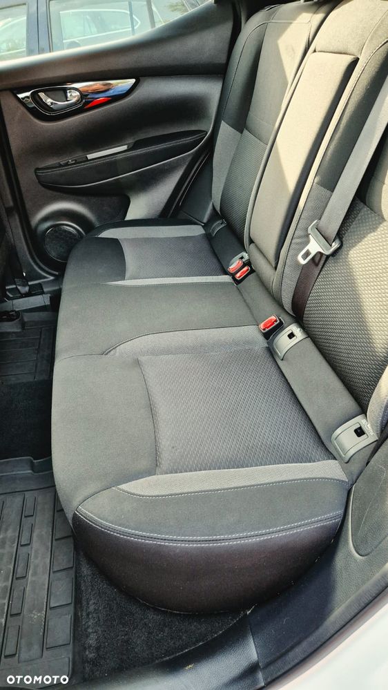 Nissan Qashqai 1.3 DIG-T N-Connecta EU6d - 11