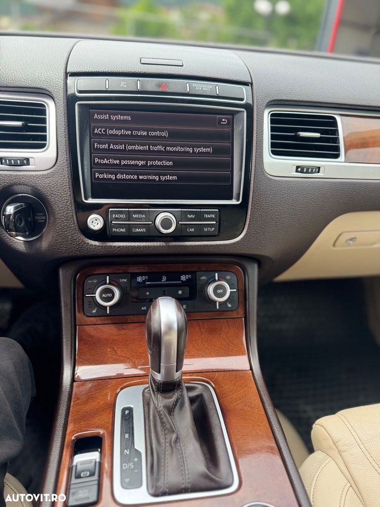 Volkswagen Touareg V6 TDI BMT Supreme Plus - 14