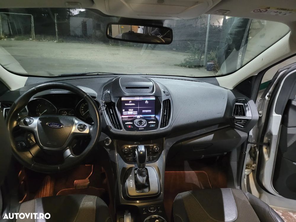 Ford Kuga 2.0 TDCi 4WD Powershift ST-Line - 3