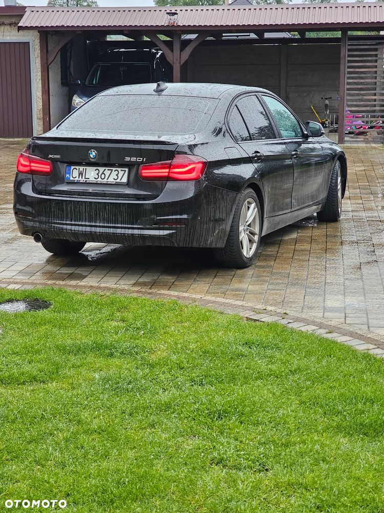 BMW Seria 3 320i Advantage sport - 6