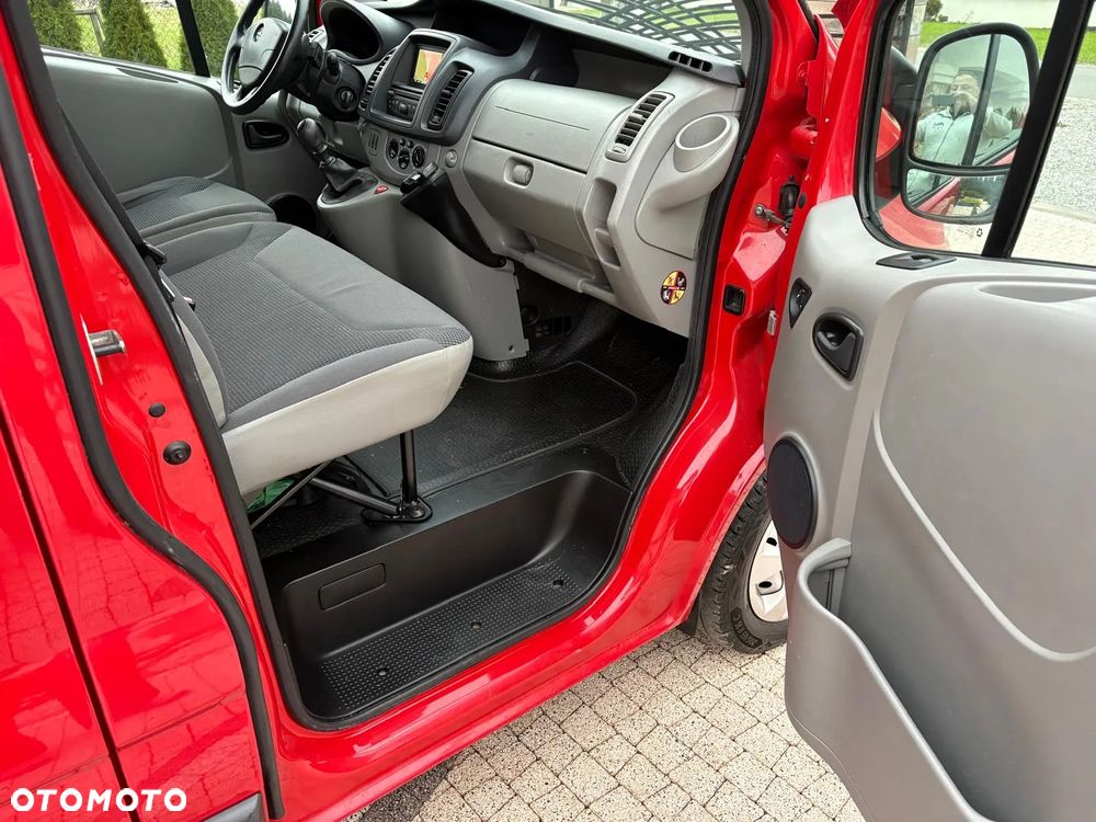 Opel Vivaro - 10