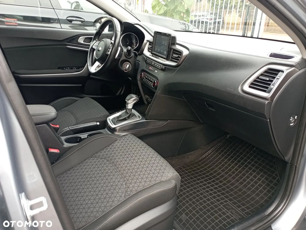 Kia Ceed 1.4 T-GDI M DCT - 9
