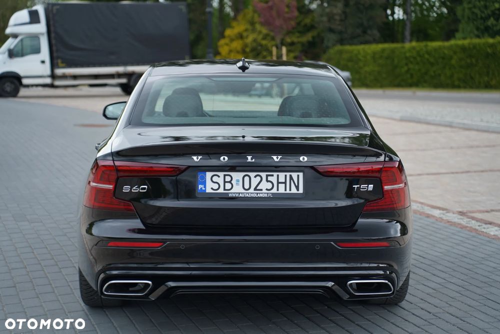 Volvo S60 T5 R-Design - 11