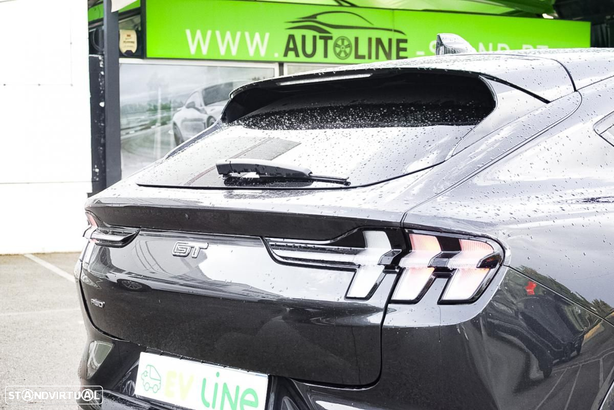 Ford Mustang Mach-E AWD GT - 11