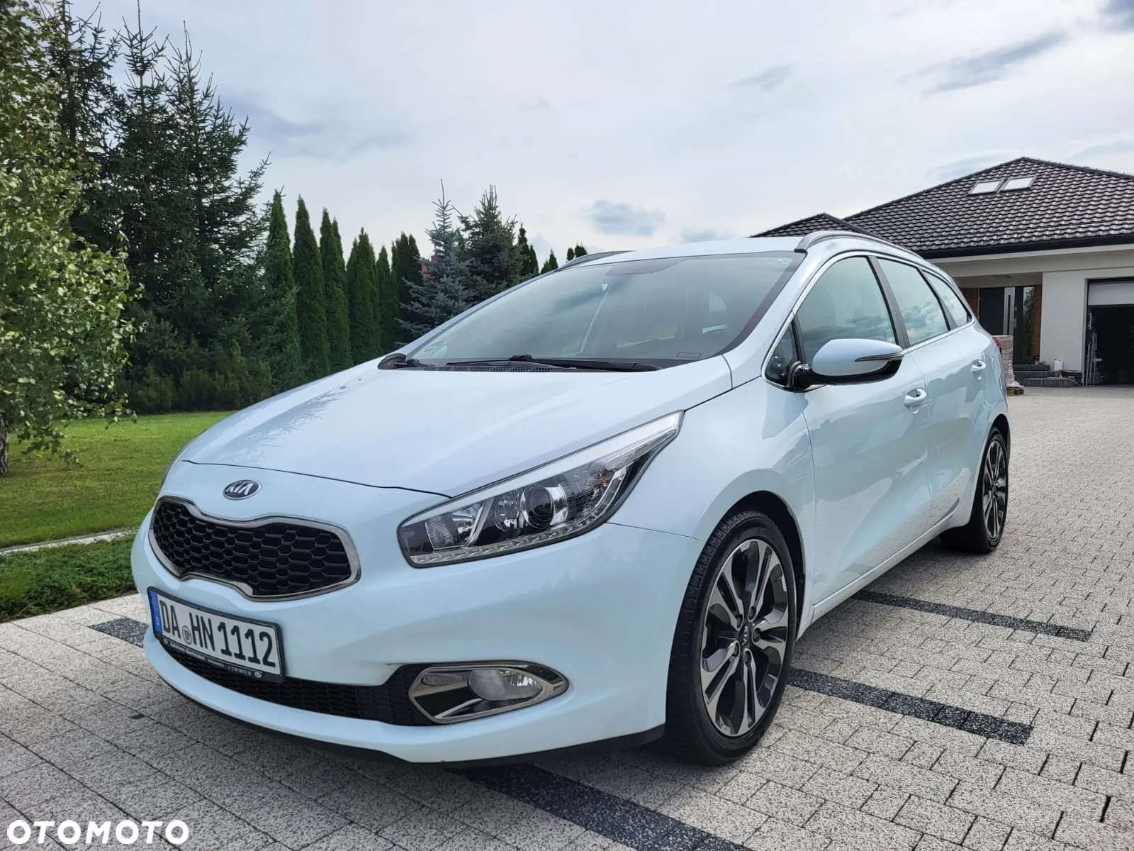 Kia Ceed 1.6 GDI DCT SW Platinum Edition - 16