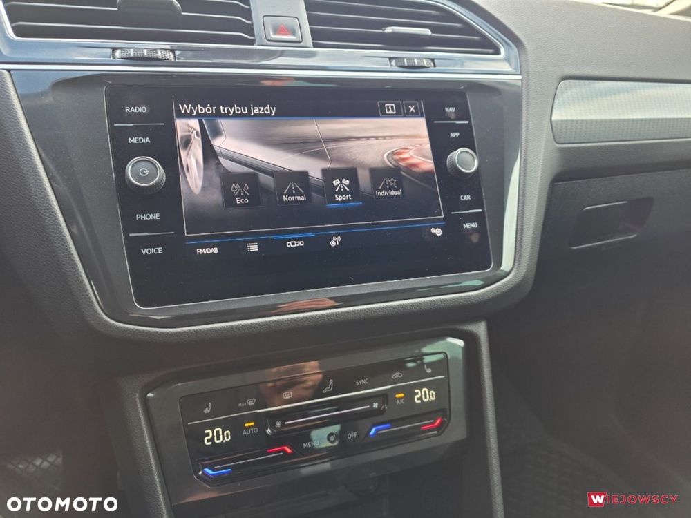 Volkswagen Tiguan - 26