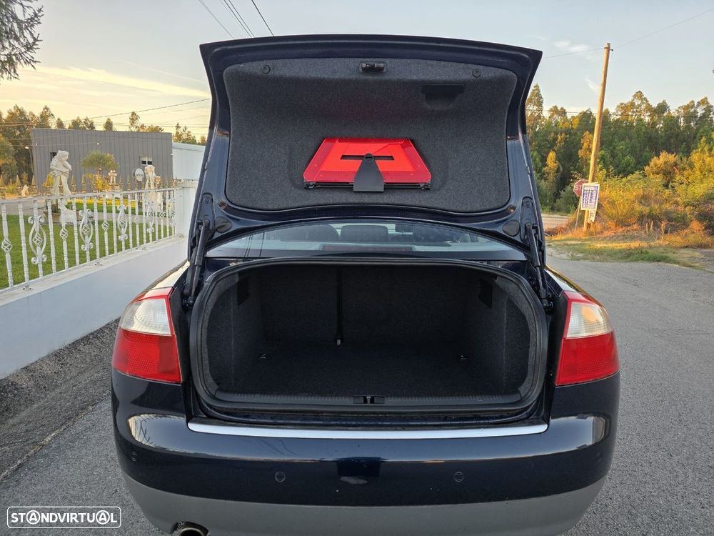 Audi A4 1.6 Exclusive - 8