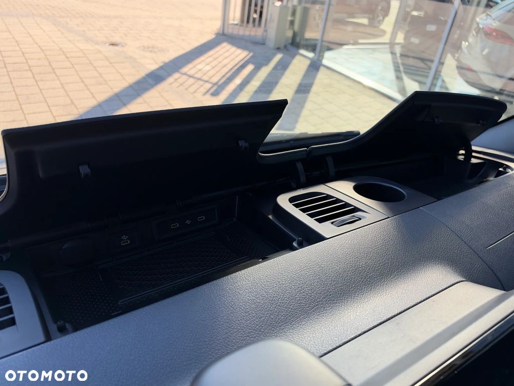 Mercedes-Benz Sprinter - 24