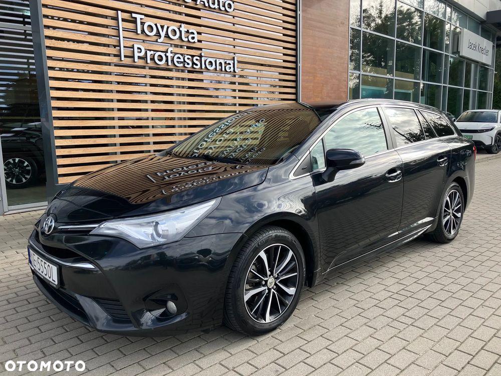 Toyota Avensis 2.0 D-4D Premium - 2
