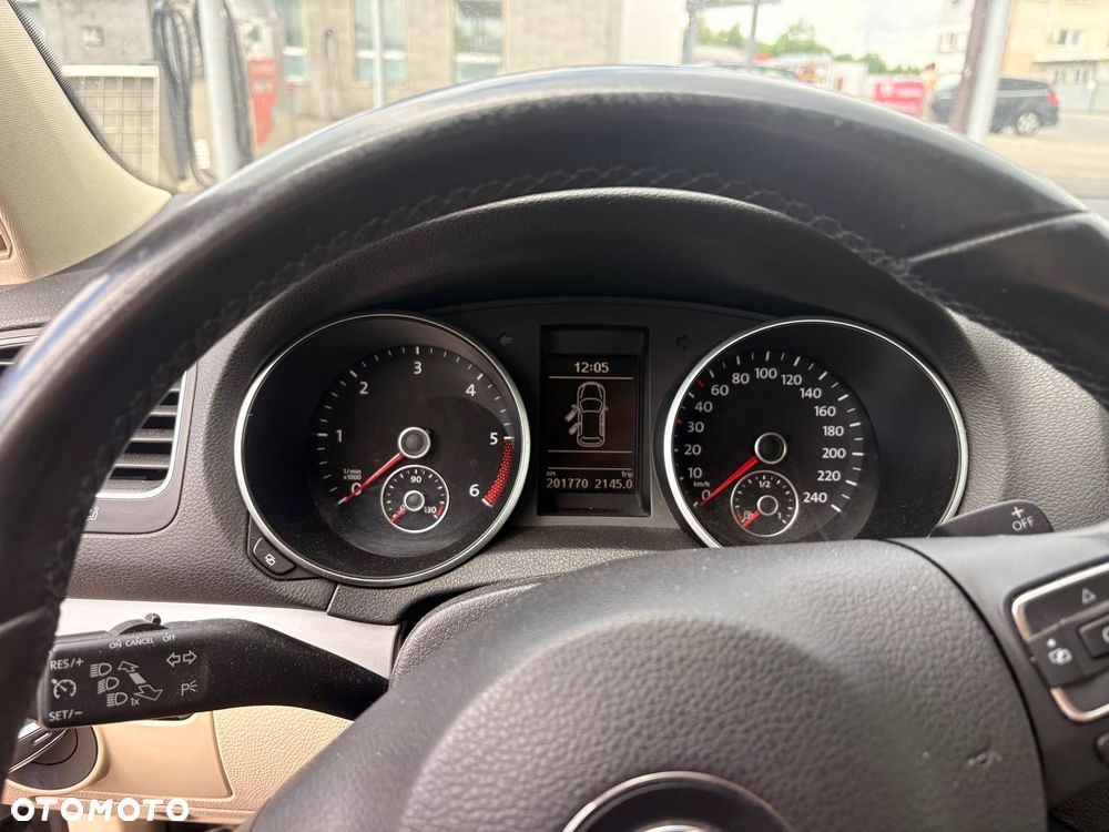 Volkswagen Golf - 11