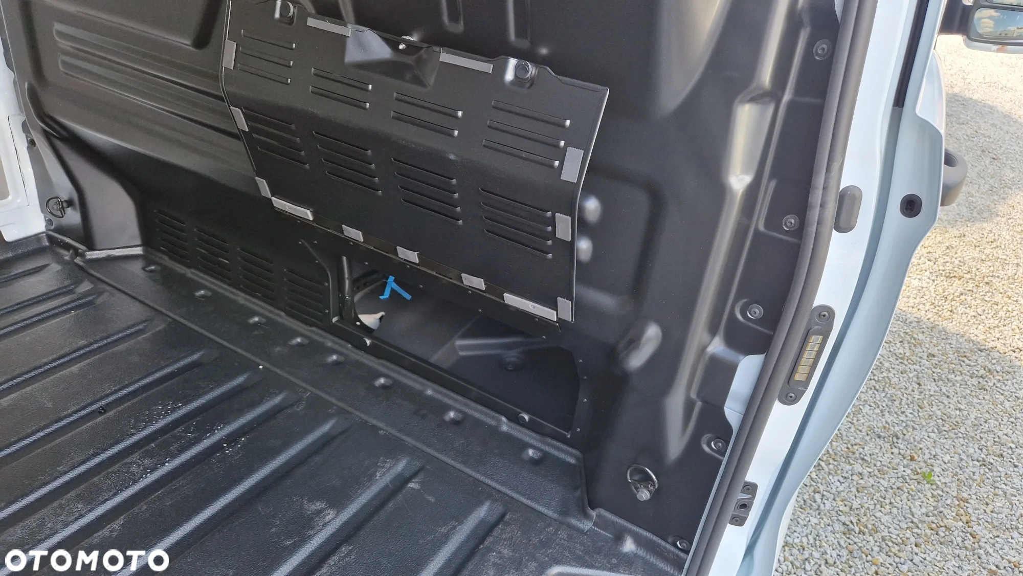 Ford TRANSIT CUSTOM VAN V710 L2H1 - 17