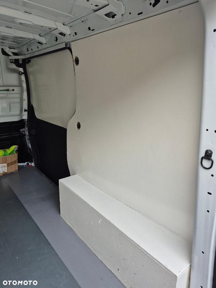 Renault Trafic - 16