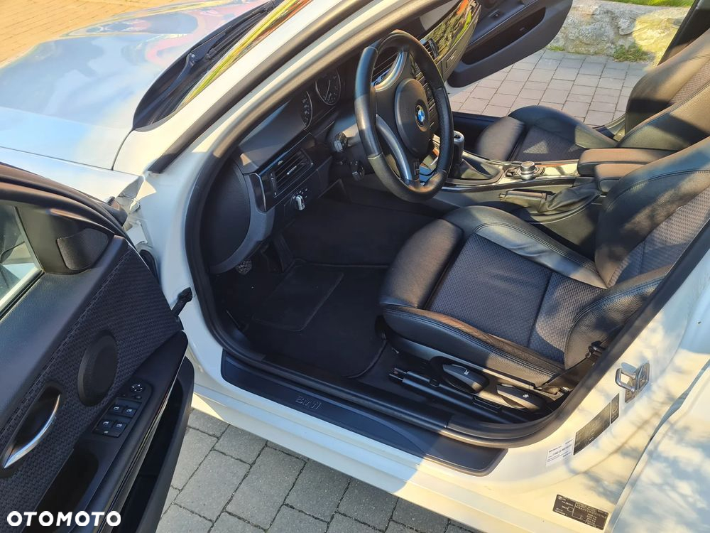 BMW Seria 3 318i - 9
