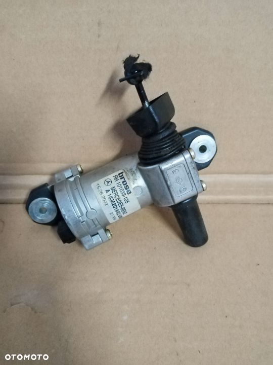 Silniczek szyby Mercedes ML W163 Prawy tył A1638201442 - 1