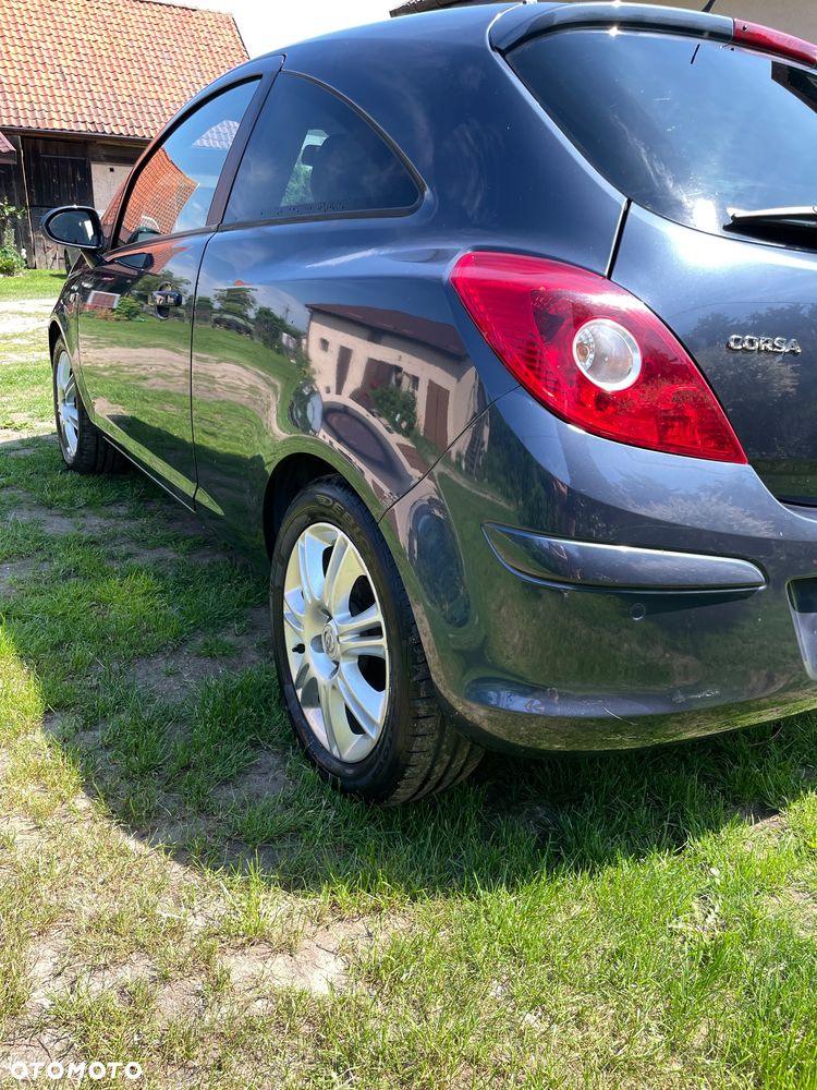 Opel Corsa 1.4 16V Cosmo - 5