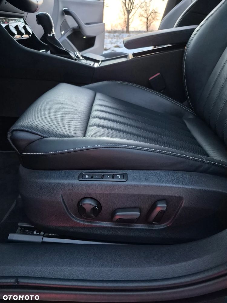 Skoda Superb 2.0 TDI SCR L&K DSG - 17