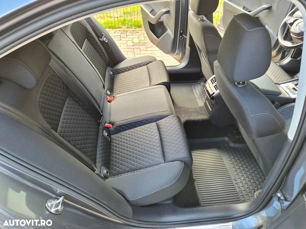 Skoda Superb 2.0 TDI DSG Ambition - 21