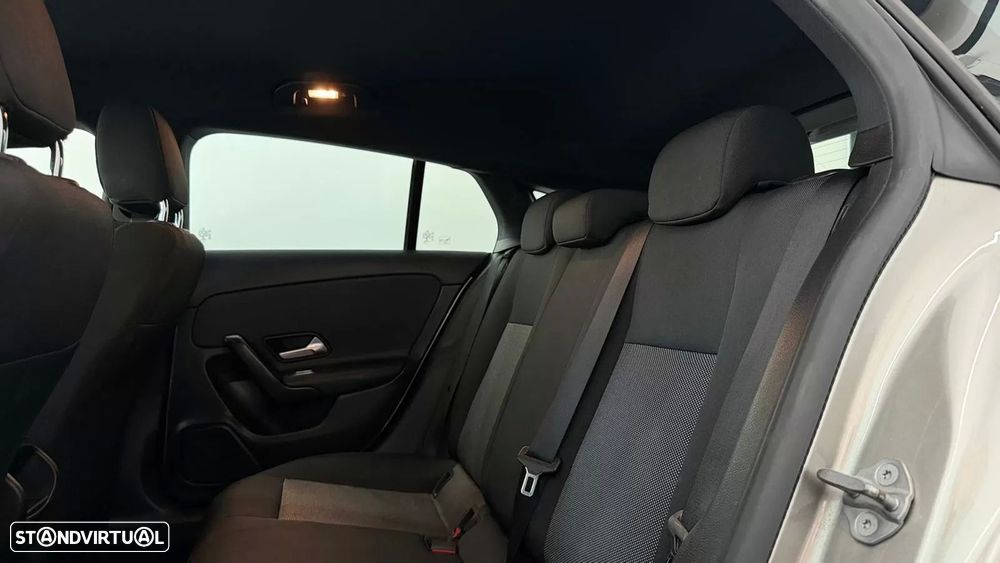 Mercedes-Benz CLA 180 d Shooting Brake Style Plus - 18