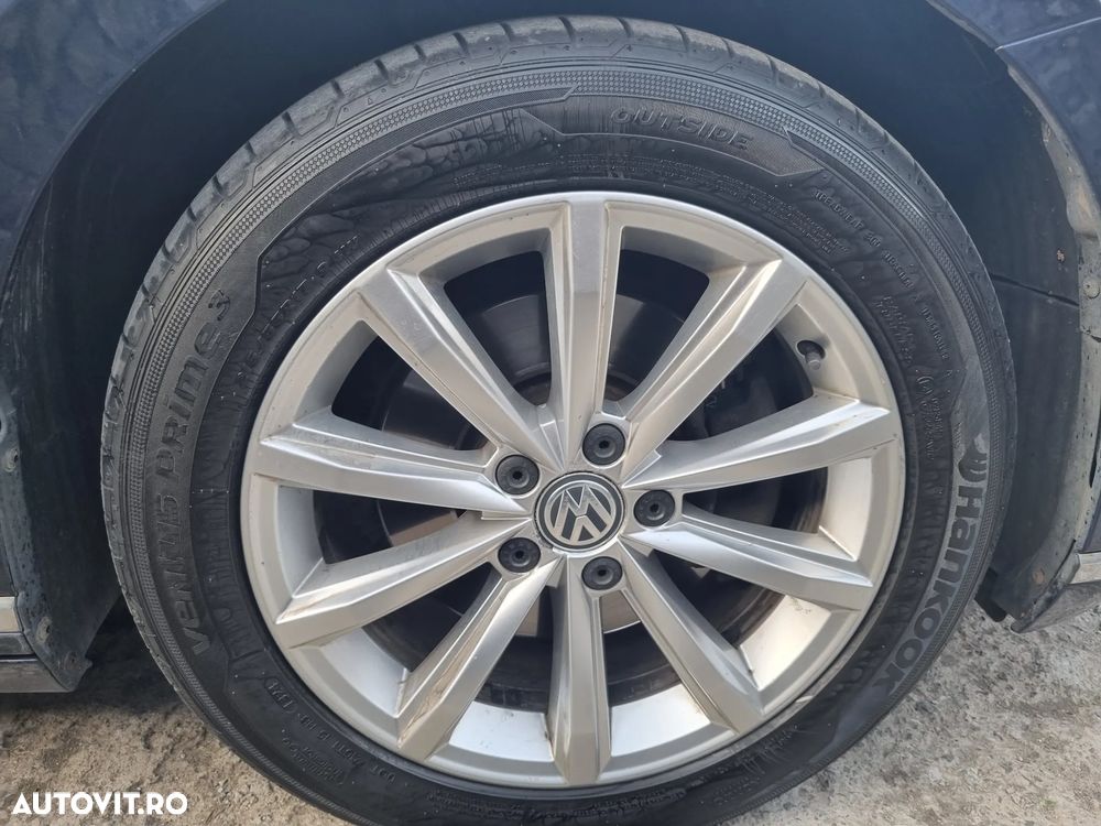 Volkswagen Passat 2.0 TDI DSG 4Motion Highline - 24