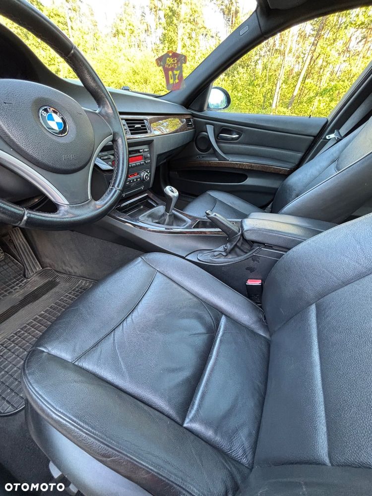 BMW Seria 3 325i - 26